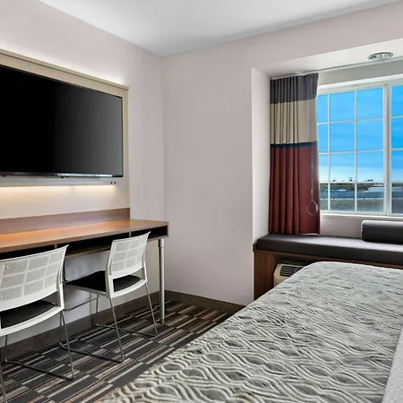 Microtel Inn & Suites By Wyndham Sweetwater-3