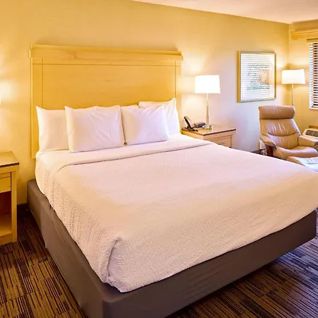 Livinn Hotel Cincinnati North/ Sharonville-2