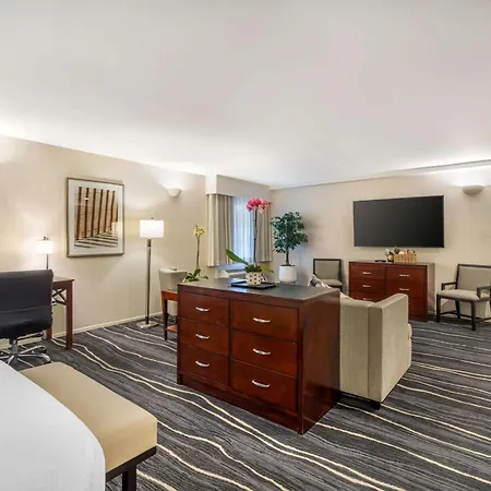 Best Western Plus Carpinteria Inn-2