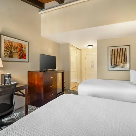 Best Western Plus Carpinteria Inn-3
