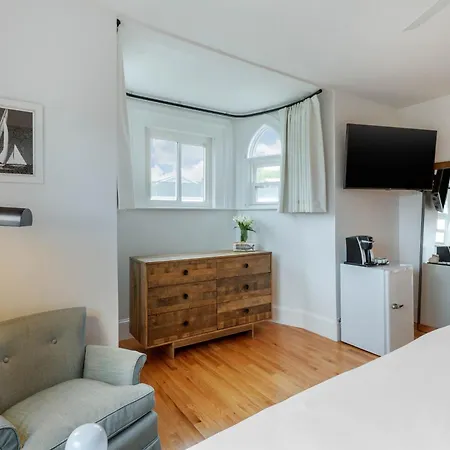 The Shore House-3