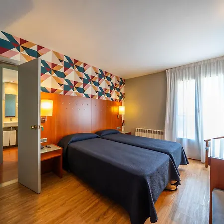 Hotel J. Balmes Vic-2