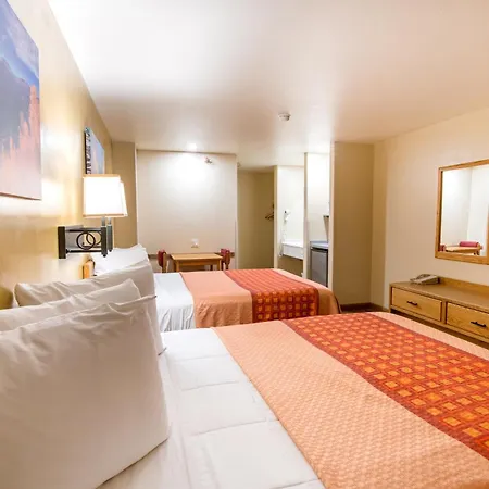 Glenwood Springs Cedar Lodge-3