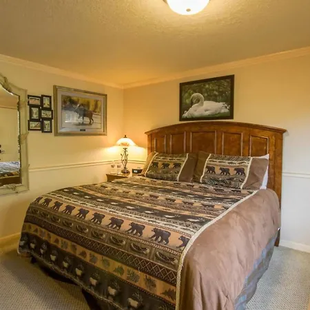 Yellowstone Gateway Inn-3