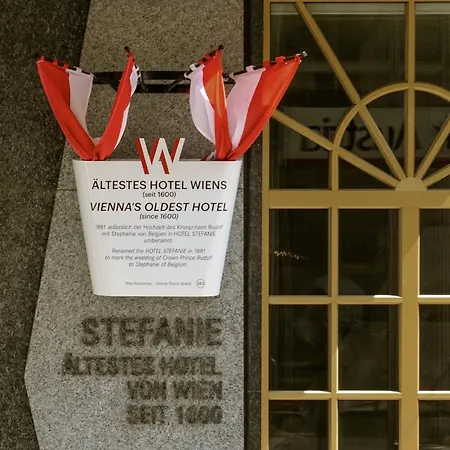 Hotel Stefanie-3