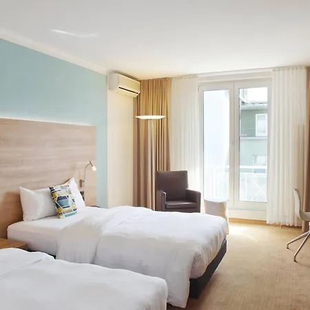 Courtyard By Marriott Dresden-3