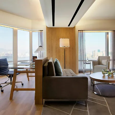 Renaissance Hong Kong Harbour View Hotel-3