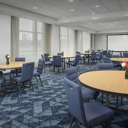 Courtyard By Marriott Muncie At Horizon Convention Center-2