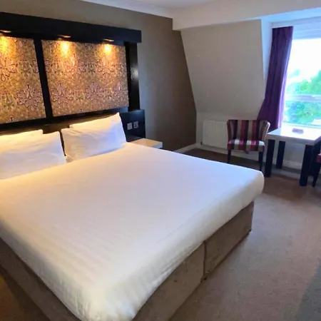 Flannery'S Hotel-3