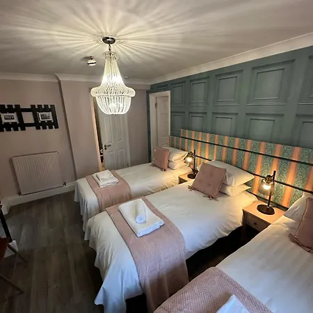 The Cambridge Guest House By Tas-2