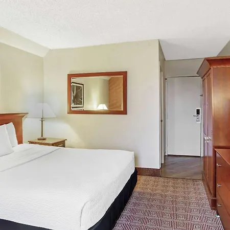 La Quinta By Wyndham Stamford / New York City-2