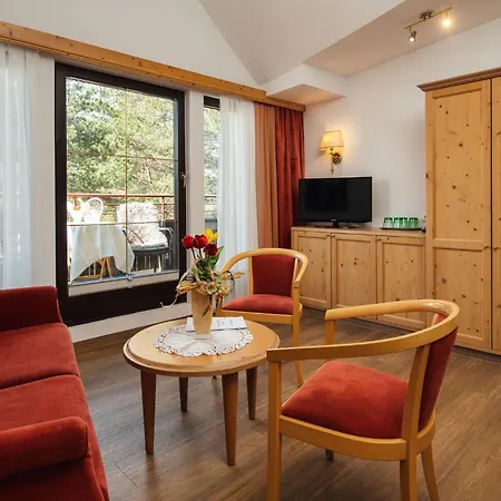Hotel Garni Alpenruh-Micheluzzi-2