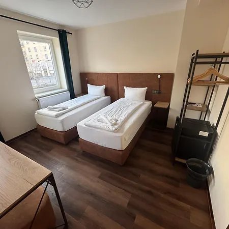 Hotel Capitol Zentrum - 24h --2