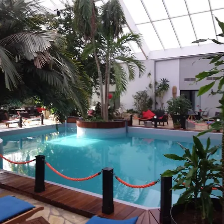 Tropical Hotel-2