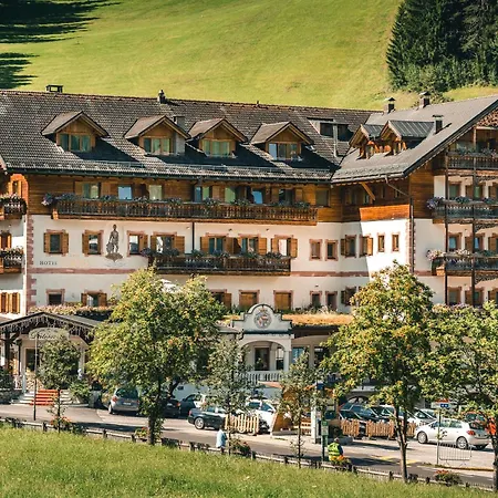 Kristallhotel Corona-Krone-2