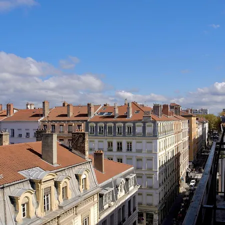 Okko Hotels Lyon Centre-2
