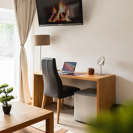 Hotel Vier Jahreszeiten an der Therme&Kliniken Bad Krozingen Nähe Freiburg&Schwarzwald Ideal für Wellness Kur&Business Ausflüge 24h Check In- WLAN&Parken gratis-2