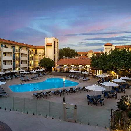 Embassy Suites By Hilton Scottsdale Resort-3