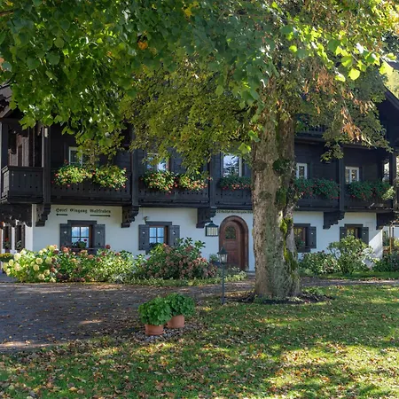 Romantik Hotel Die Gersberg Alm über Salzburg mit Outdoorpool-2
