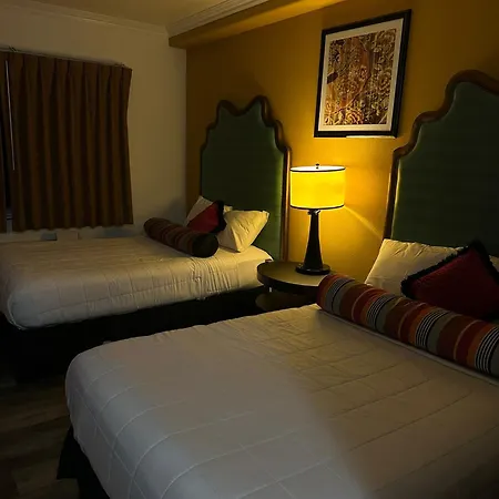 Howard Johnson By Wyndham Bakersfield-3