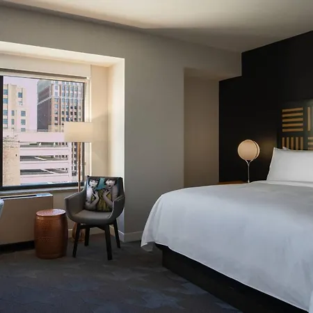 Renaissance Des Moines Savery Hotel-3