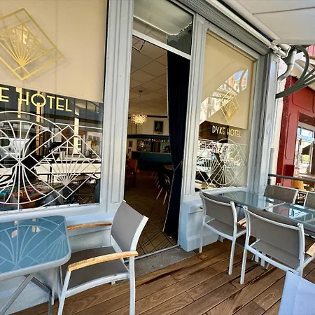 Dyke Hotel-3