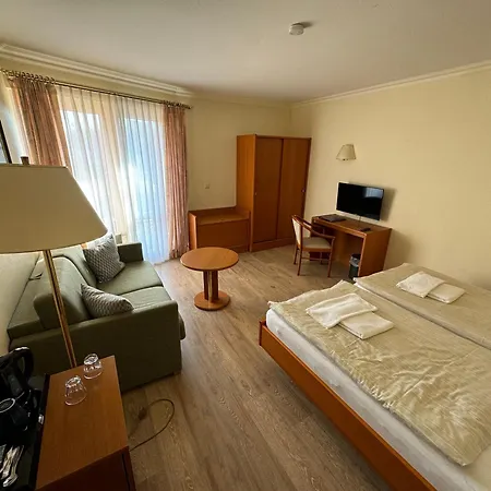 Hotel Garni Seeschlösschen-2