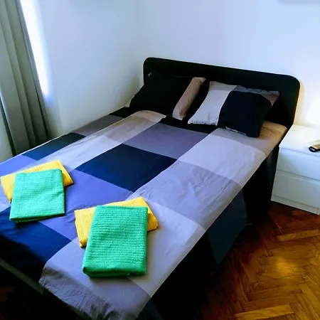 Pula Center Green Park Apartments And Rooms-2