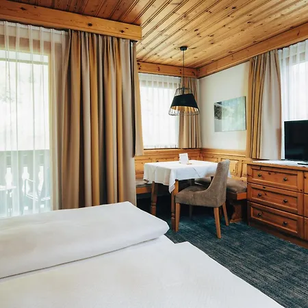 Wellnesshotel Engadin-3