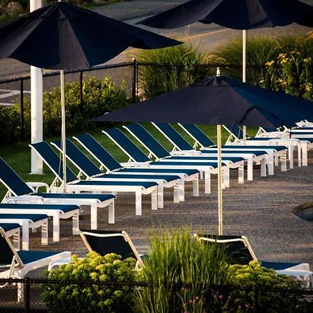 Atlantis Oceanfront Inn Gloucester-2