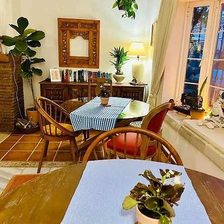 At Home In Malaga Stay & Solo Travellers-3
