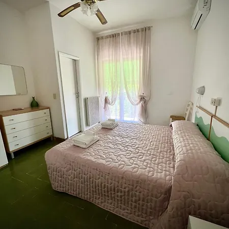 Bed&Breakfast Villa Lorena-2