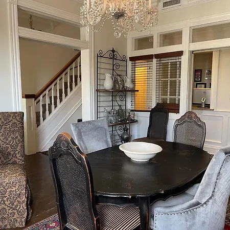 Dickson Street Inn-2