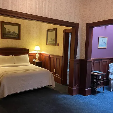 The Inn At 2Nd & C-3