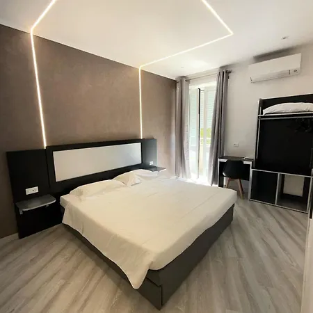 Hotel Laura-2