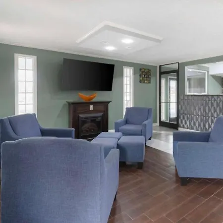 Downtown Inn & Studio Suites-2
