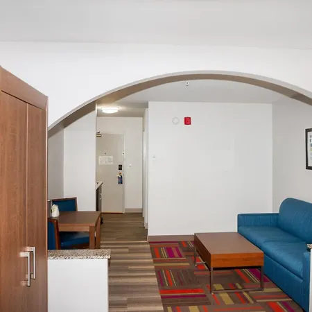 Holiday Inn Express And Suites Stroudsburg-Poconos By Ihg-2