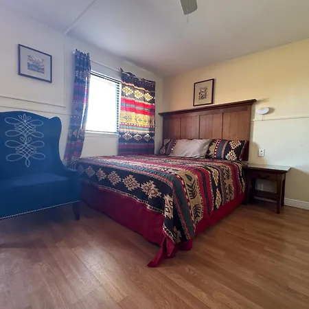 Apache Motel-3