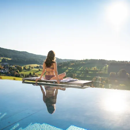 Schwarzwald Wellnesshotel SAIGERHÖH I Spa Golf&Wandern über dem Titisee-2