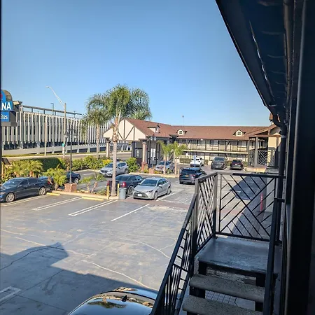 Cabana Inn & Suites-3