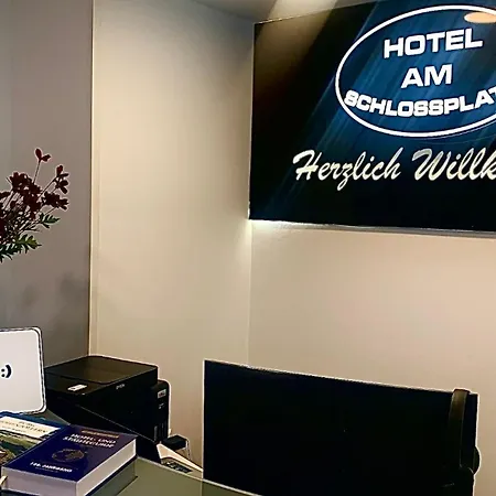 Hotel am Schlossplatz-3