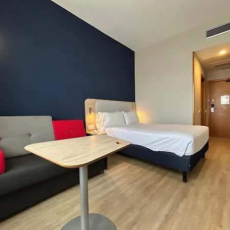 Holiday Inn Express Ciudad de las Ciencias, an IHG Hotel-3
