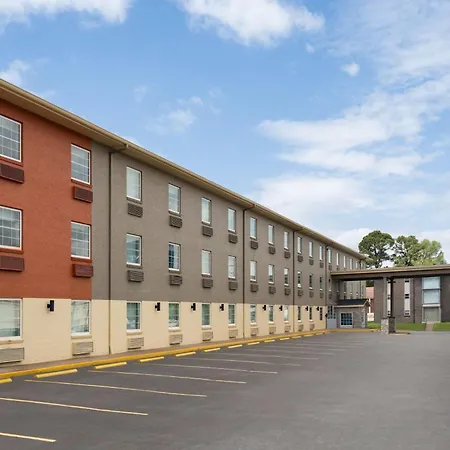 Baymont By Wyndham Jefferson City-2