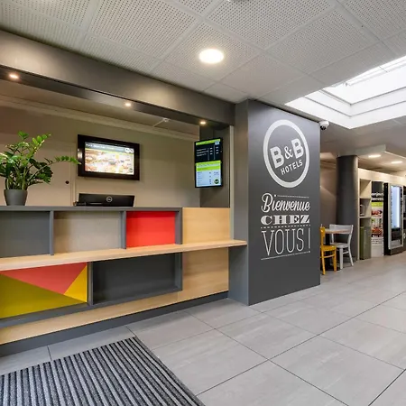 B&B HOTEL Calais Centre St Pierre-3