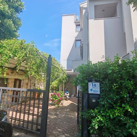 Apartments Val-3