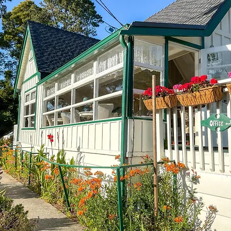 Carmel Green Lantern Inn-2