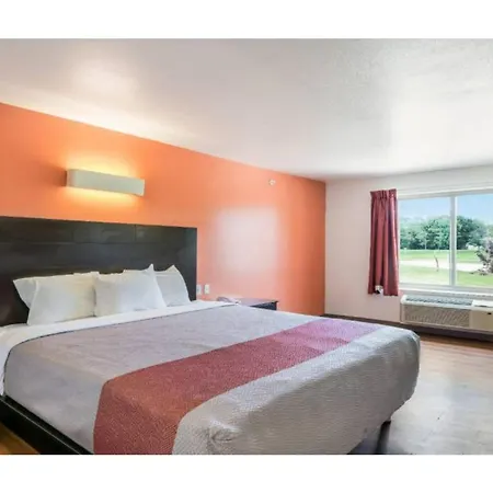 Motel 6 Peoria, Il-3