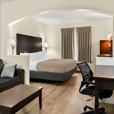 Quality Inn And Suites Lafayette-3