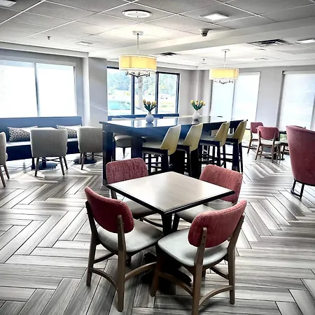 Hampton Inn Waycross-2