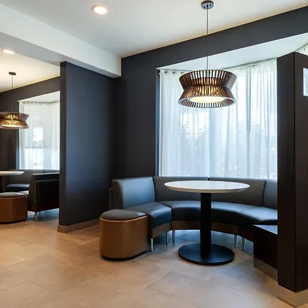 Courtyard By Marriott North Charleston Airport Coliseum-2